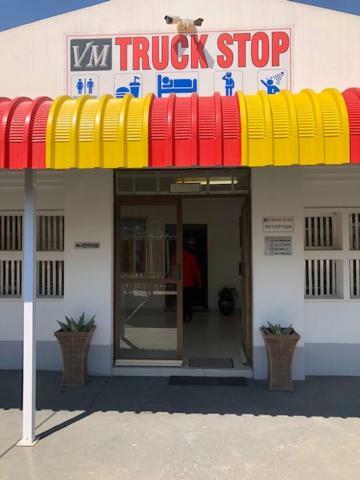 Hotel Vm Truck Stop - Shell Estcourt Exterior foto